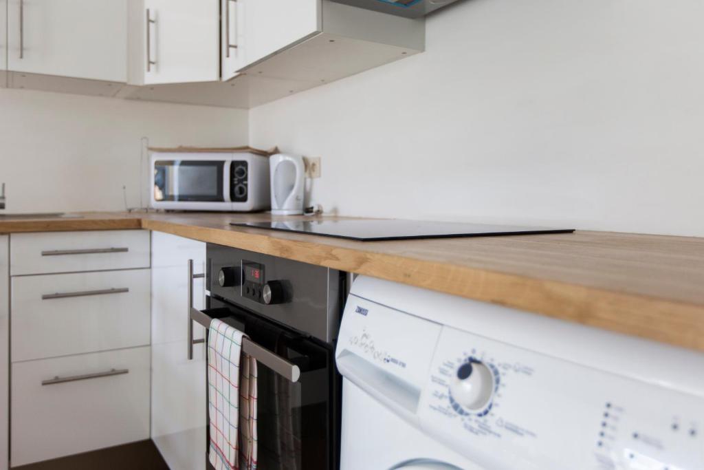 בריסל Louise Uptown Apartments חדר תמונה