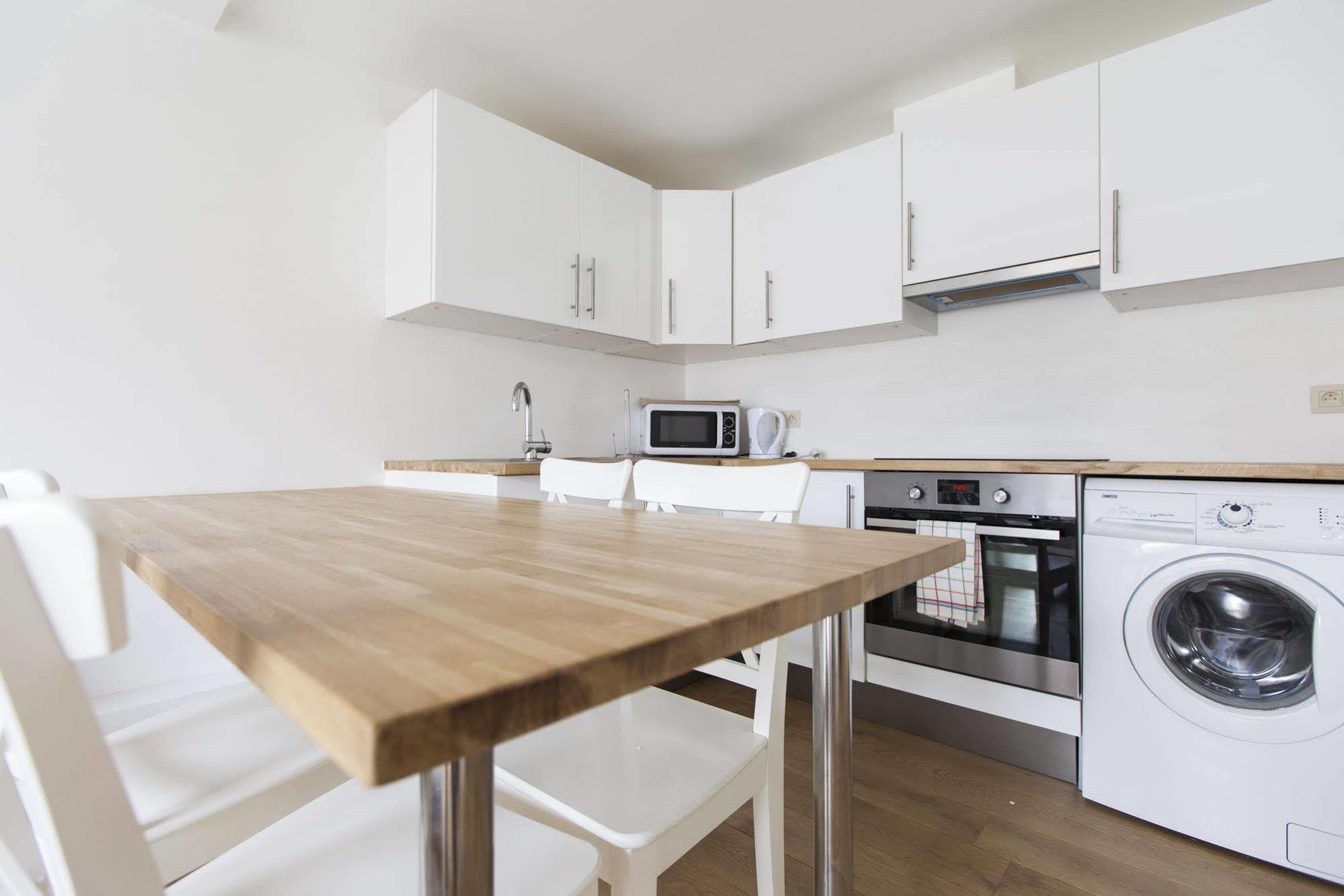 בריסל Louise Uptown Apartments מראה חיצוני תמונה