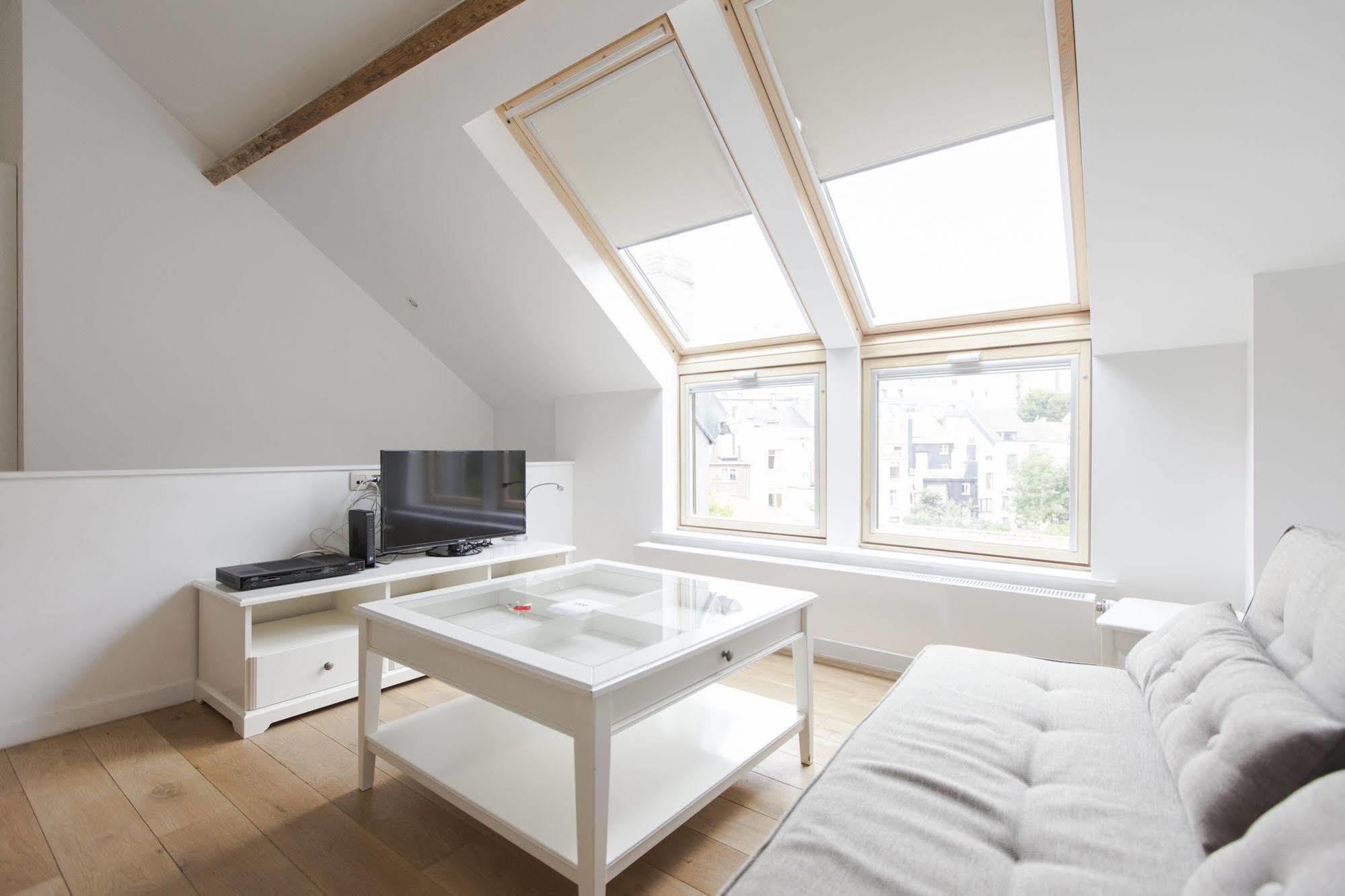 בריסל Louise Uptown Apartments מראה חיצוני תמונה